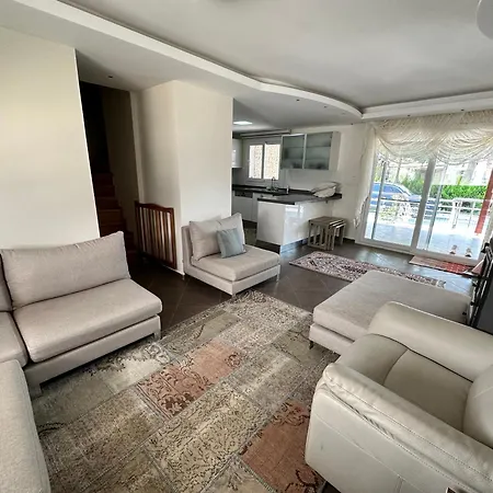 Villa Nefiss Avm Ve Denize Yakin *