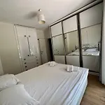 Nefiss Avm Ve Denize Yakin Villa Kusadası