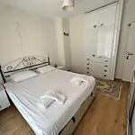 Nefiss Avm Ve Denize Yakin Kusadası
