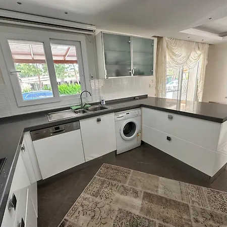 Nefiss Avm Ve Denize Yakin Villa