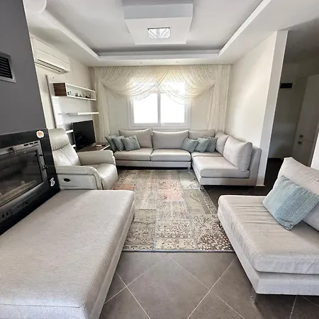 Nefiss Avm Ve Denize Yakin * Kusadası