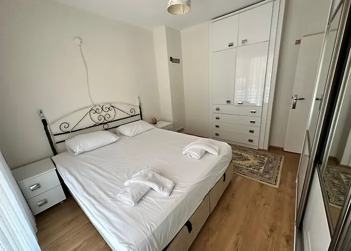 Nefiss Avm Ve Denize Yakin Kusadası