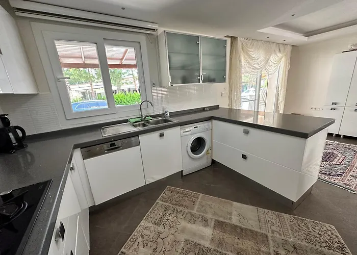 Nefiss Avm Ve Denize Yakin Villa