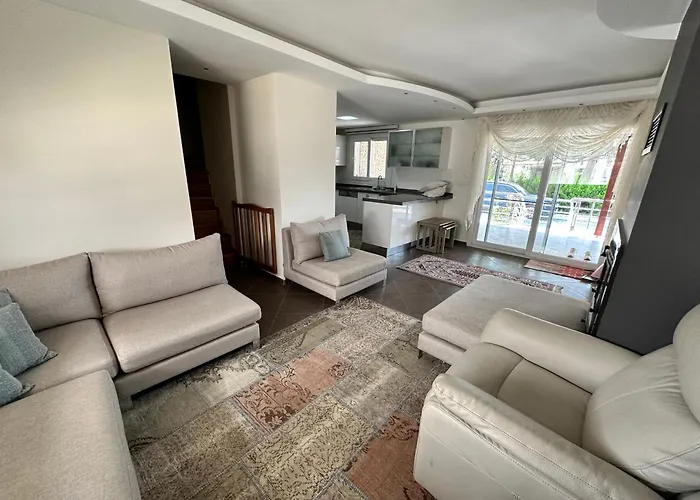 Villa Nefiss Avm Ve Denize Yakin *