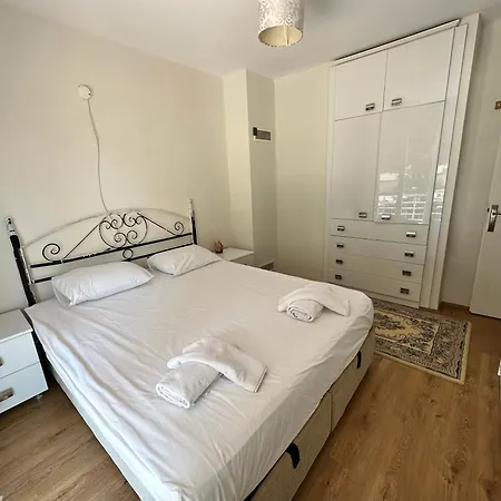 Vila Nefiss Avm Ve Denize Yakin