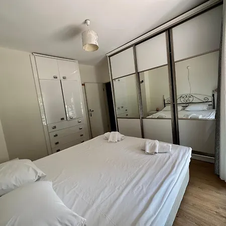 Nefiss Avm Ve Denize Yakin Vila Kusadası