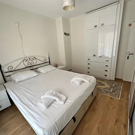 Nefiss Avm Ve Denize Yakin 库萨达斯