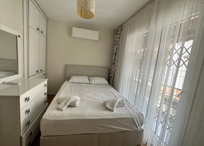 Nefiss Avm Ve Denize Yakin * Kusadası